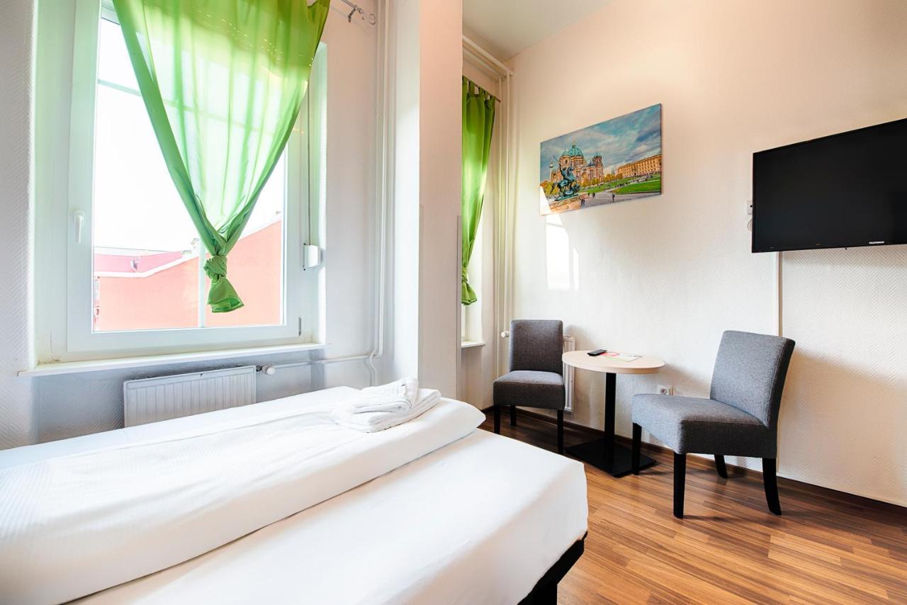 Hotel B1 Berlim Exterior foto